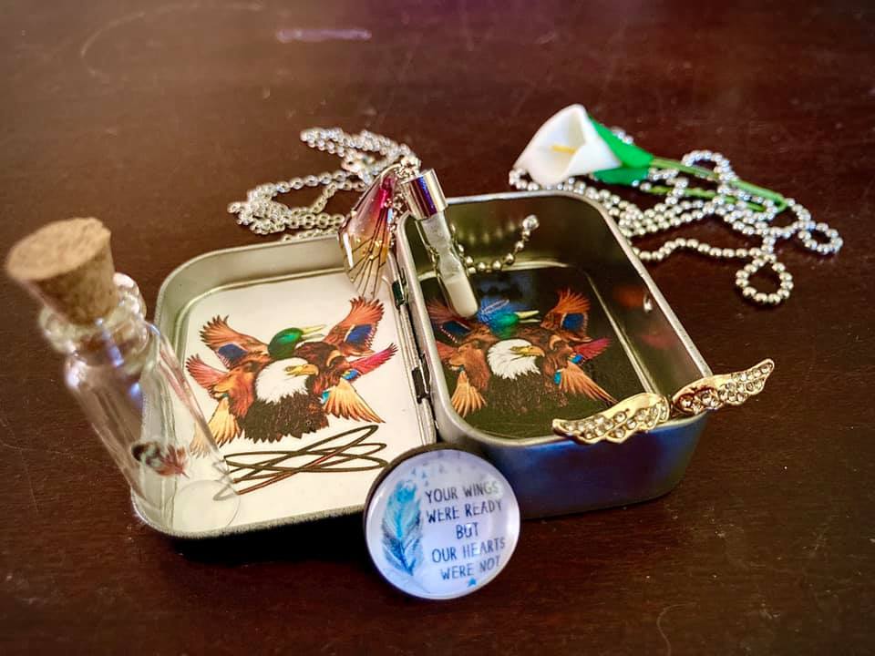 Alice in Wonderland Mini Tin Gift Set